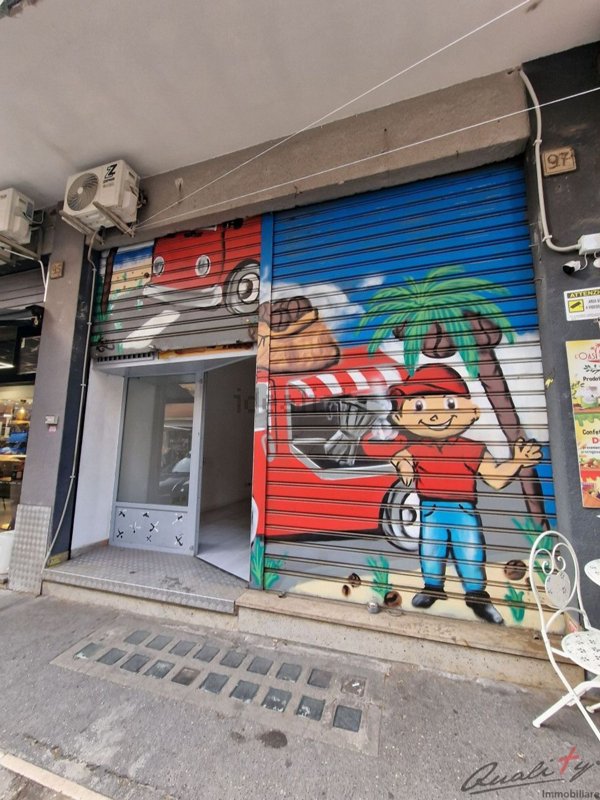 locale commerciale in vendita a Roma in zona Collatino