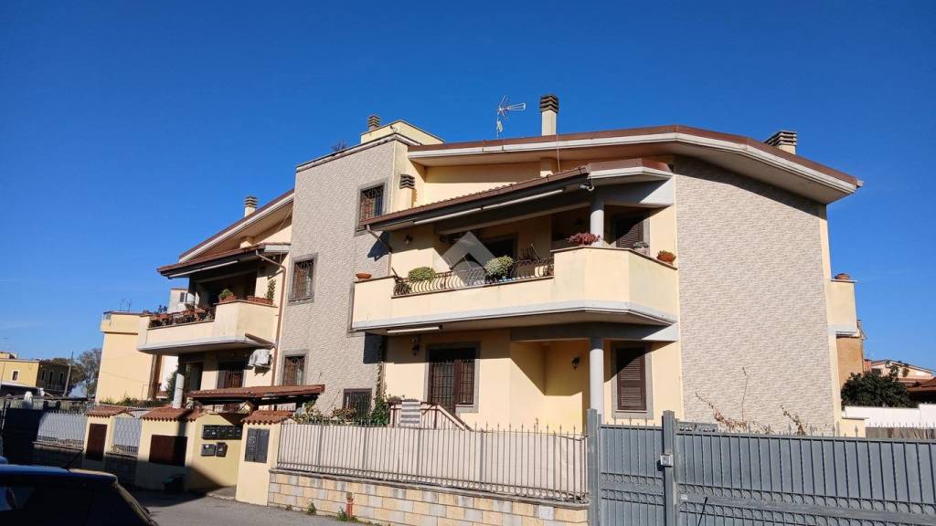 appartamento in vendita a Roma in zona Tor Vergata/Torrenova