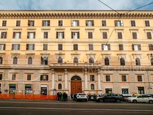 appartamento in vendita a Roma in zona Esquilino