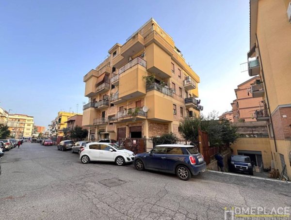 appartamento in vendita a Roma in zona Torre Maura