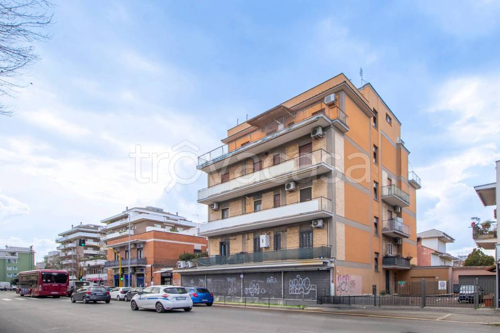 appartamento in vendita a Roma in zona Alessandrino