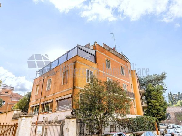 appartamento in vendita a Roma in zona Appio Latino