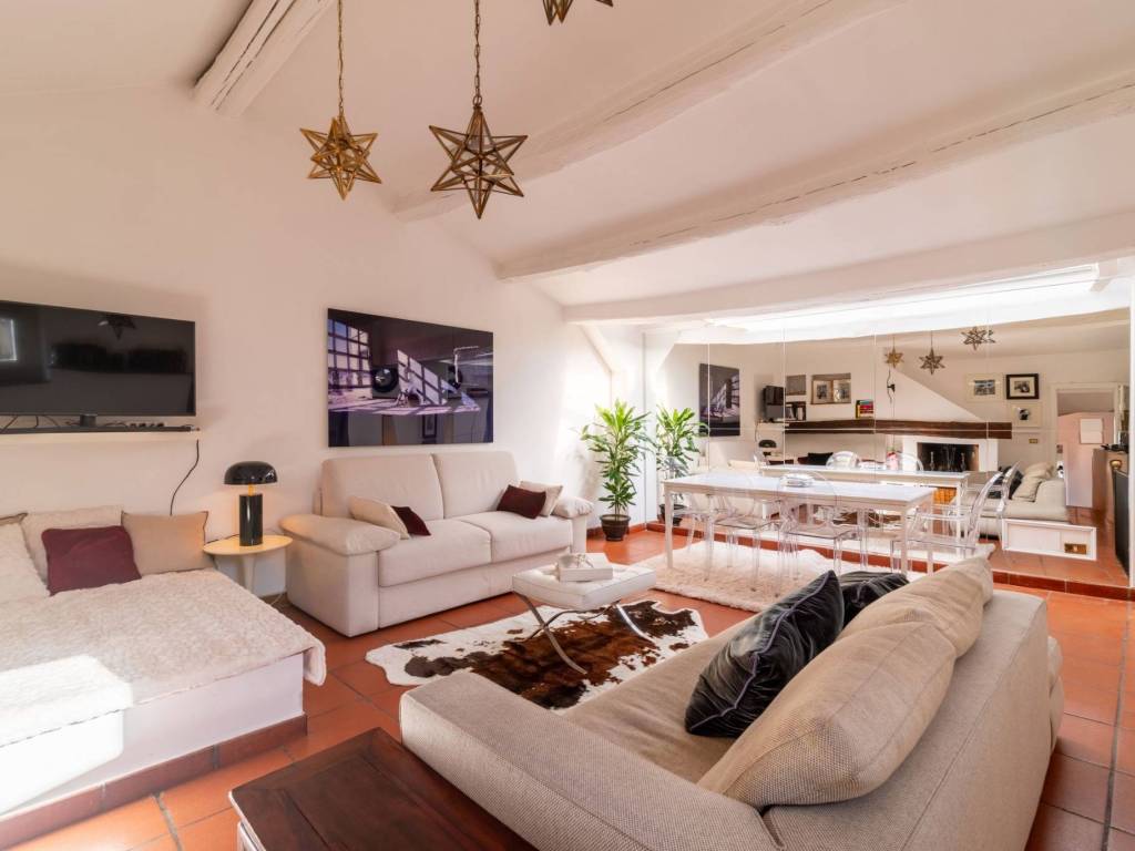 appartamento in vendita a Roma in zona Rione Regola