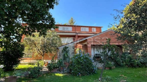 casa indipendente in vendita a Roma in zona Isola Farnese