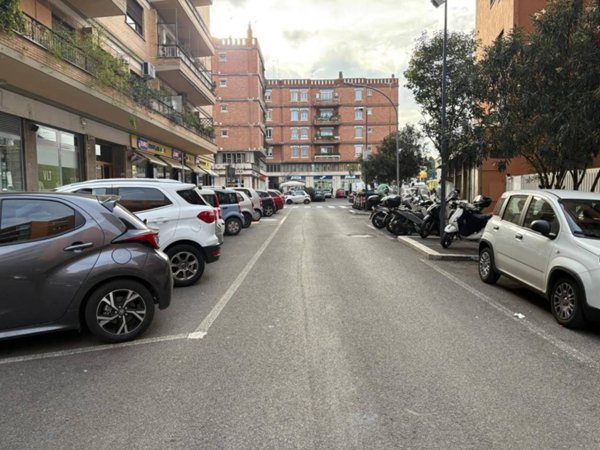 negozio in vendita a Roma in zona Aurelio