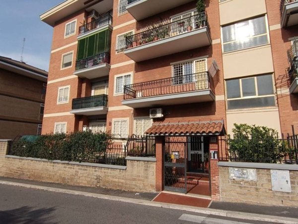 appartamento in vendita a Roma in zona Don Bosco