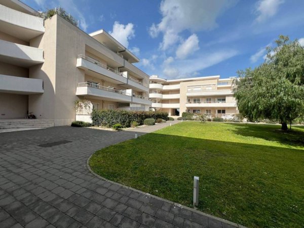 appartamento in vendita a Roma in zona Valle Santa