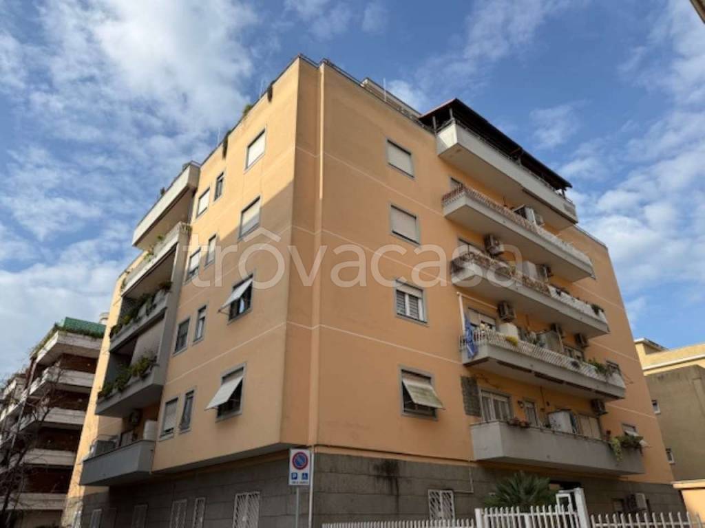appartamento in vendita a Roma in zona Ostia