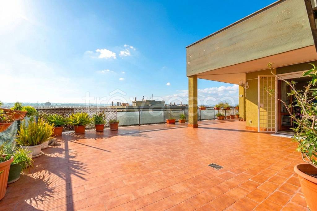 appartamento in vendita a Roma in zona Labaro