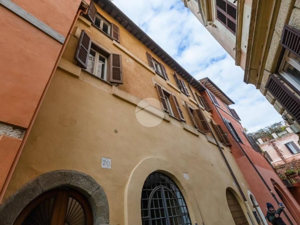 appartamento in vendita a Roma in zona Trastevere