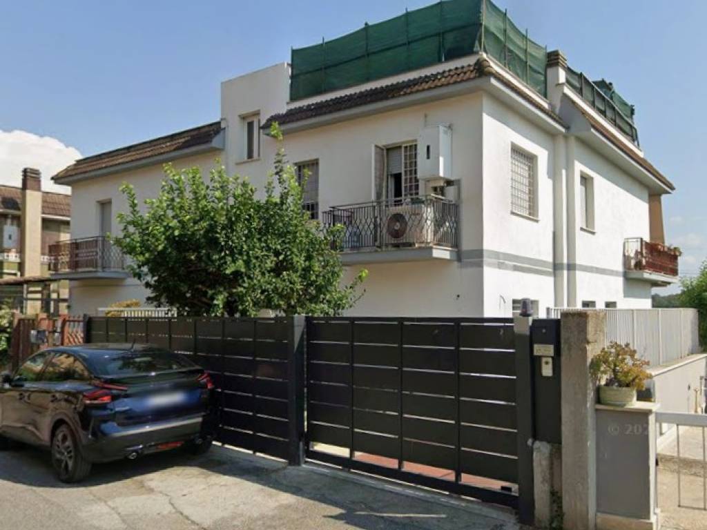 appartamento in vendita a Roma in zona Vitinia