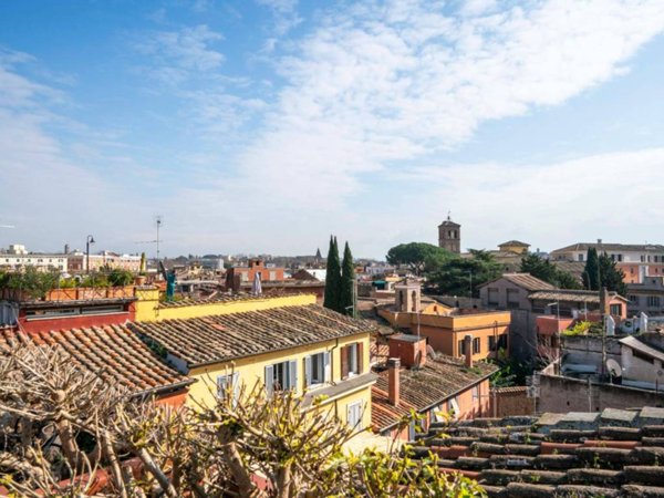 appartamento in vendita a Roma in zona Trastevere