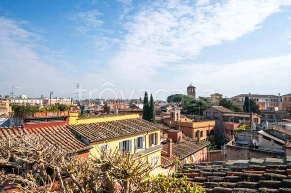 appartamento in vendita a Roma in zona Trastevere