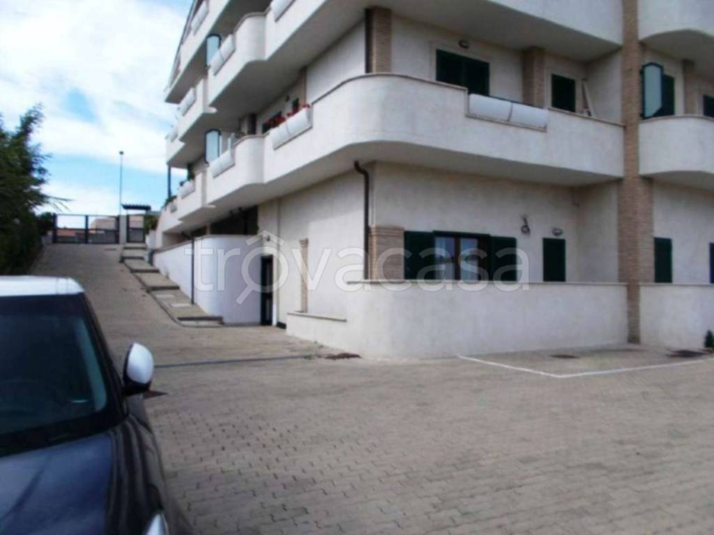 appartamento in vendita a Roma in zona Massimina/Casal Lumbroso