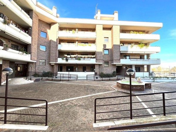 appartamento in vendita a Roma in zona Osteria del Curato