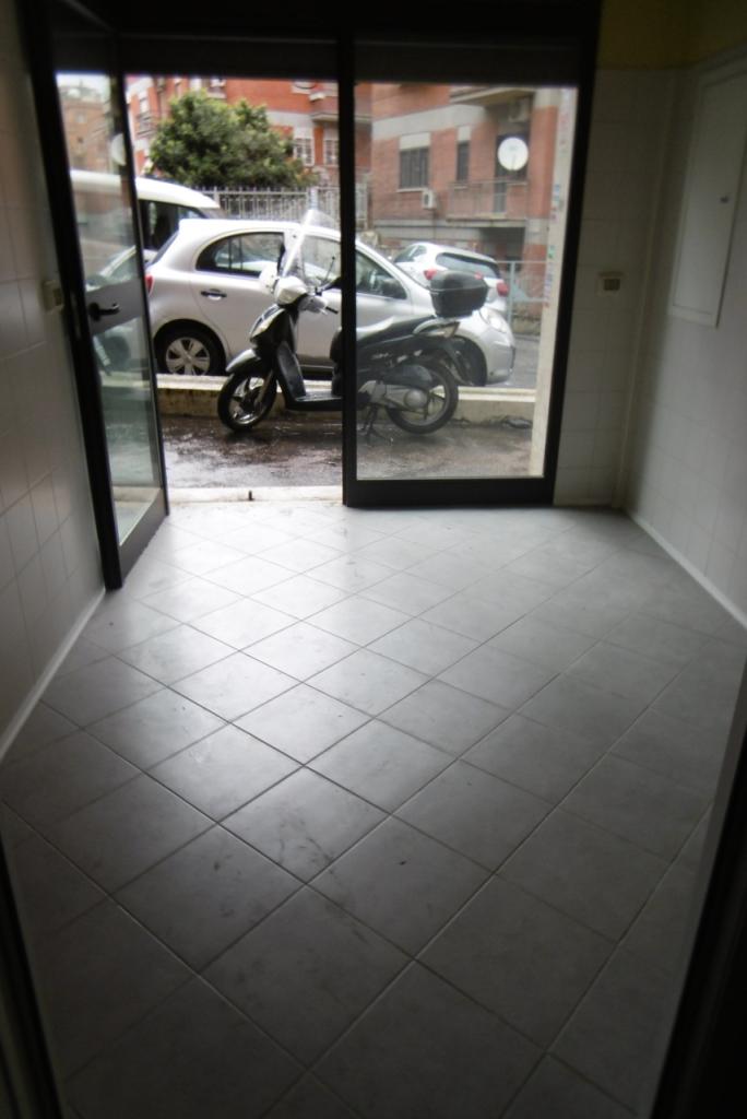 negozio in vendita a Roma in zona Gianicolense