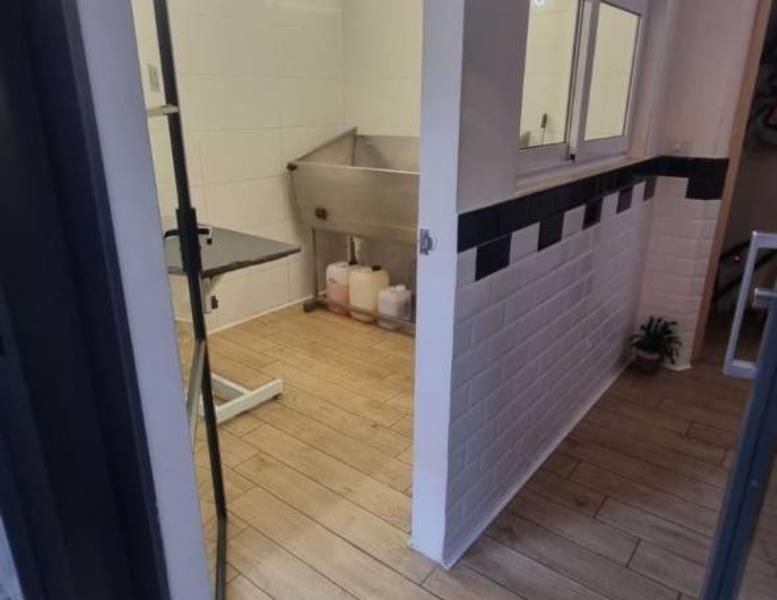 locale commerciale in vendita a Roma in zona Rione Monti/Campitelli