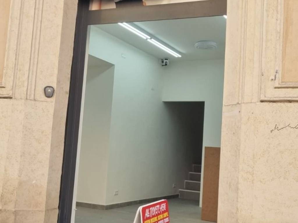 negozio in vendita a Roma in zona Rione Monti/Campitelli