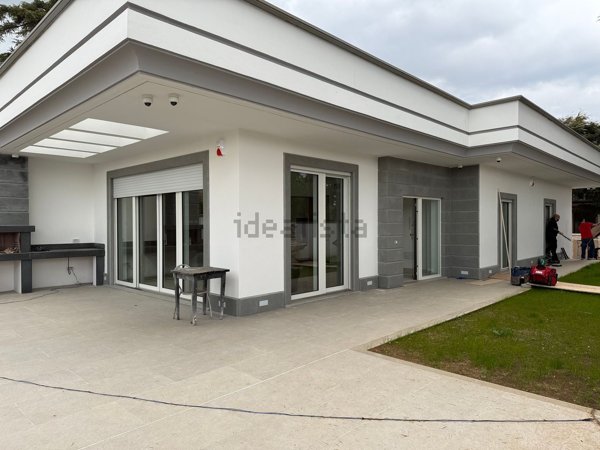 casa indipendente in vendita a Roma in zona Borghesiana