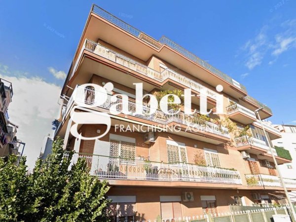 appartamento in vendita a Roma in zona Prenestino-Centocelle