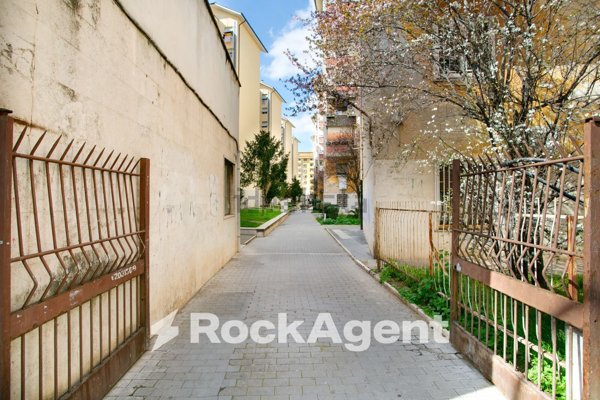 appartamento in vendita a Roma in zona Don Bosco