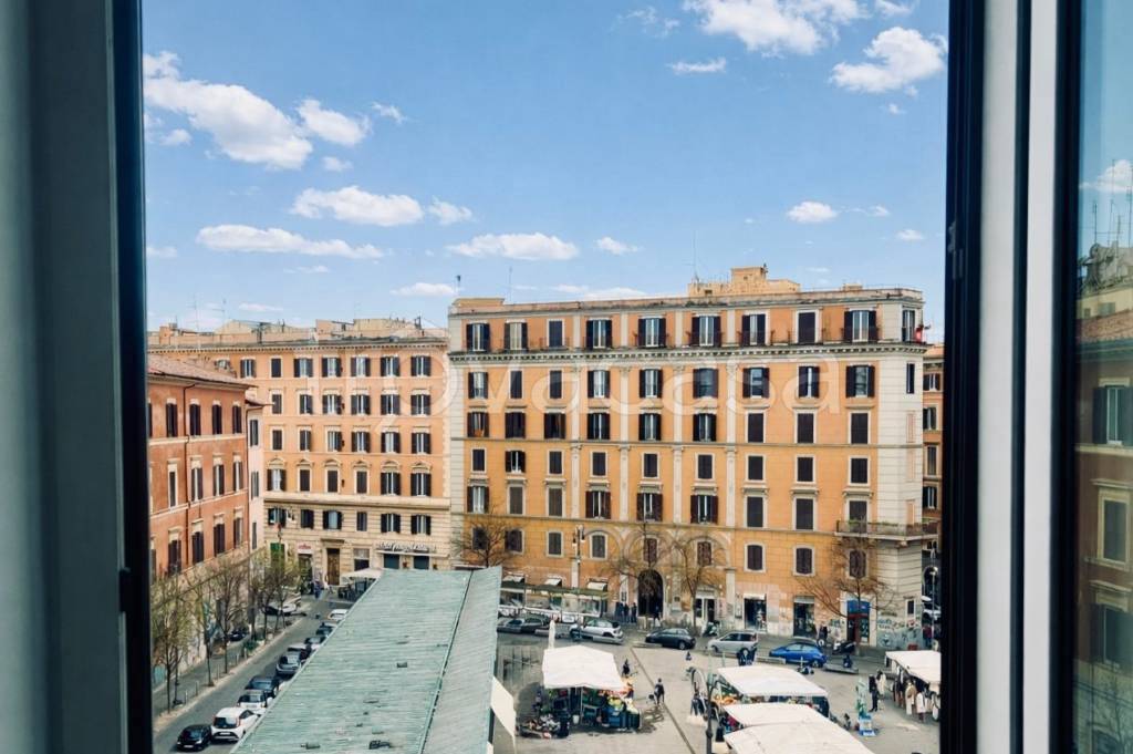 appartamento in vendita a Roma in zona Trastevere