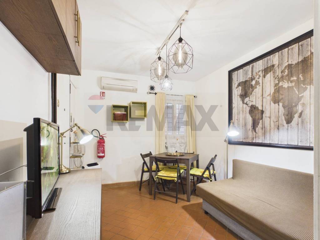 appartamento in vendita a Roma in zona Rione Monti/Campitelli