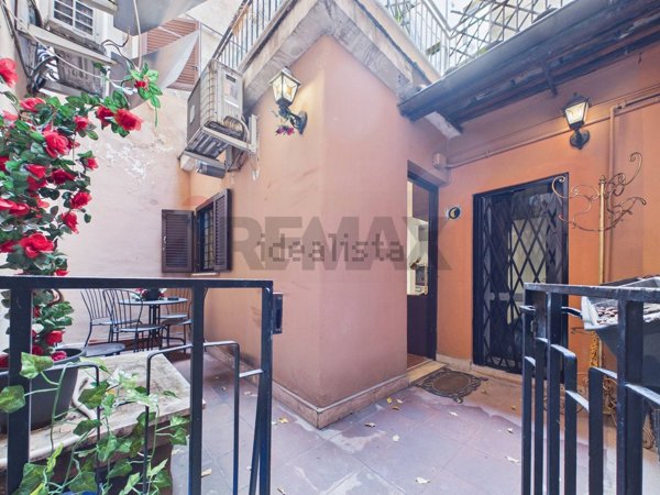 appartamento in vendita a Roma in zona Rione Monti/Campitelli