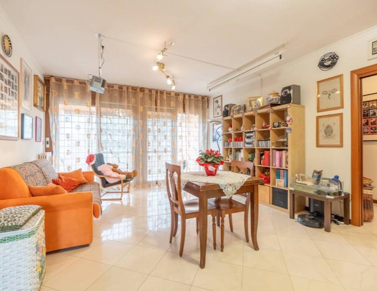 appartamento in vendita a Roma in zona Dragoncello