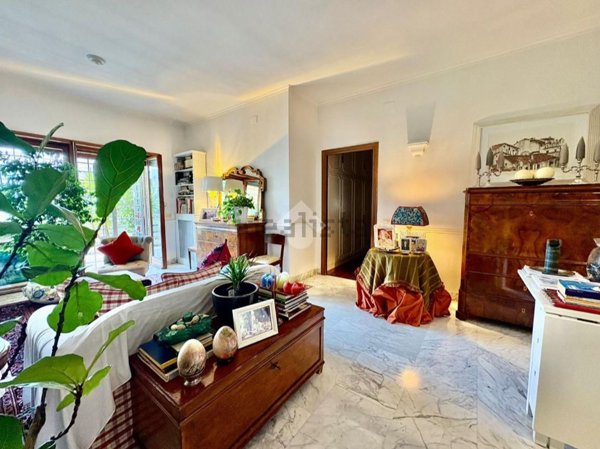 appartamento in vendita a Roma in zona Mostacciano