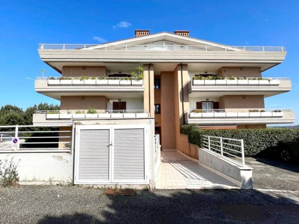 appartamento in vendita a Roma in zona Massimina/Casal Lumbroso