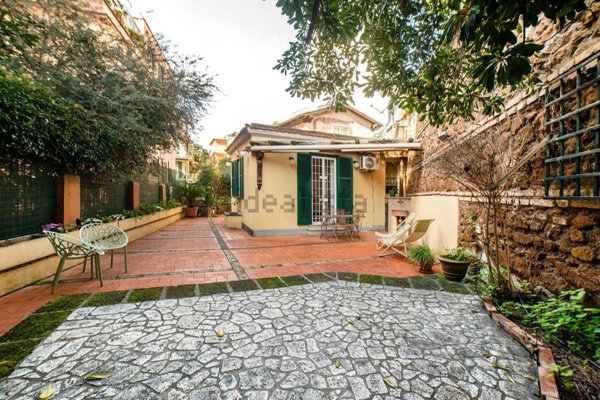 appartamento in vendita a Roma in zona Gianicolense