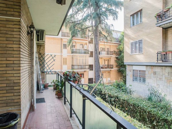 appartamento in vendita a Roma in zona Tor di Quinto