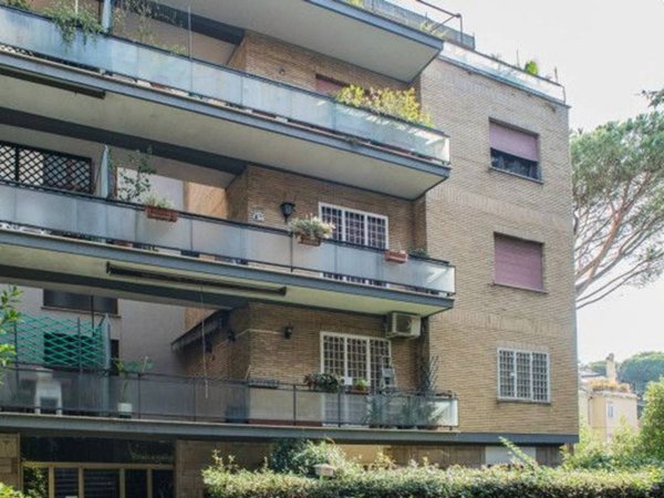 appartamento in vendita a Roma in zona Tomba di Nerone