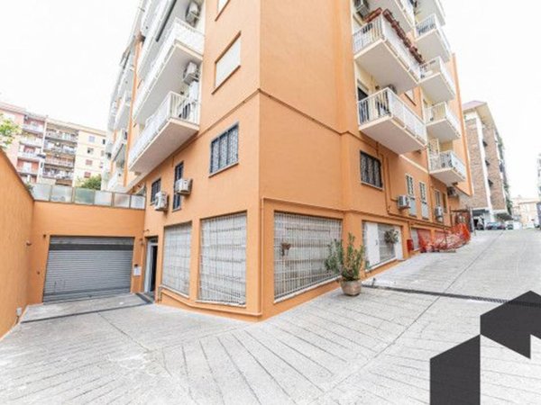 negozio in vendita a Roma in zona Prenestino-Centocelle