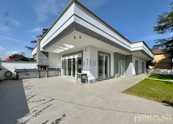 casa indipendente in vendita a Roma in zona Finocchio