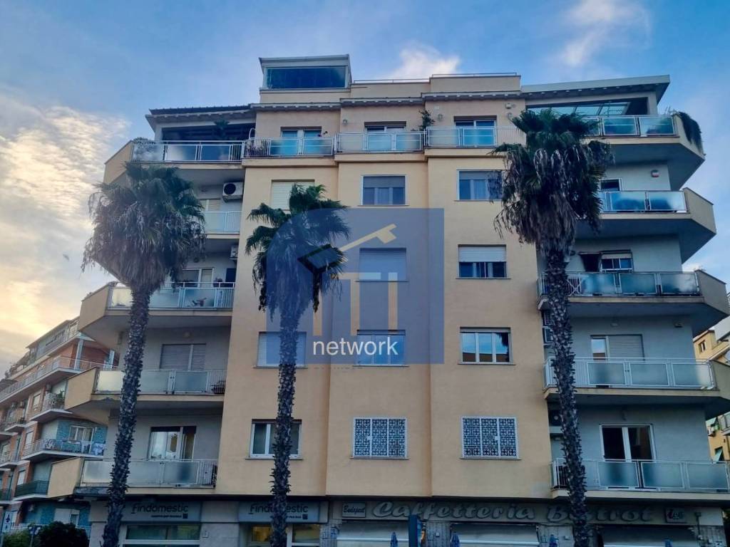 appartamento in vendita a Roma in zona Ostia