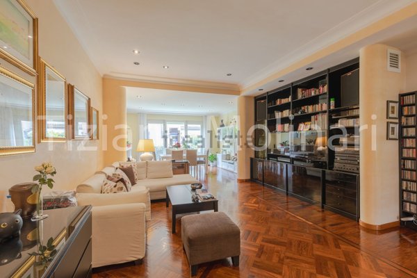 esavano in vendita a Roma in zona Axa