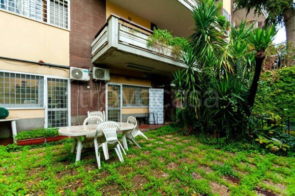 appartamento in vendita a Roma in zona EUR