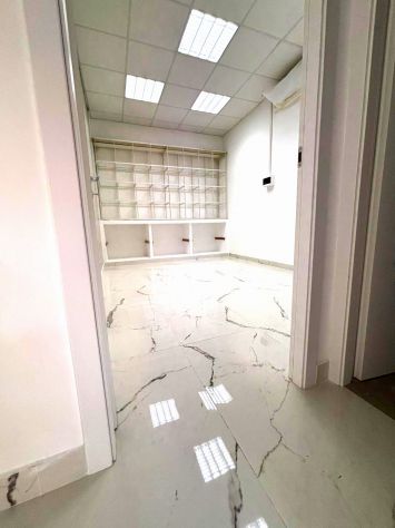 ufficio in vendita a Roma in zona EUR