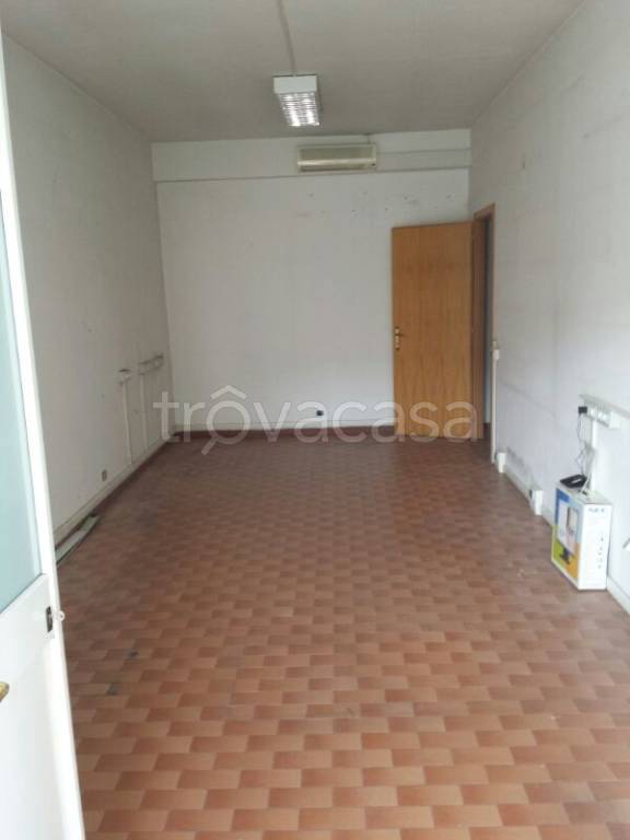 negozio in vendita a Roma in zona Tor Sapienza