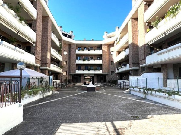 appartamento in vendita a Roma in zona Osteria del Curato