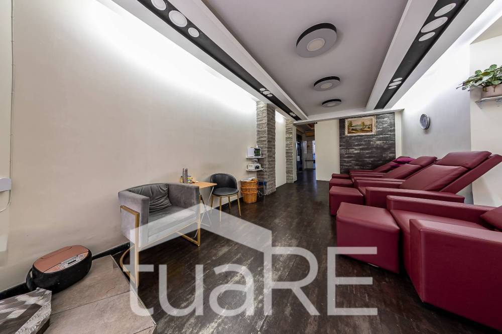 negozio in vendita a Roma in zona Esquilino