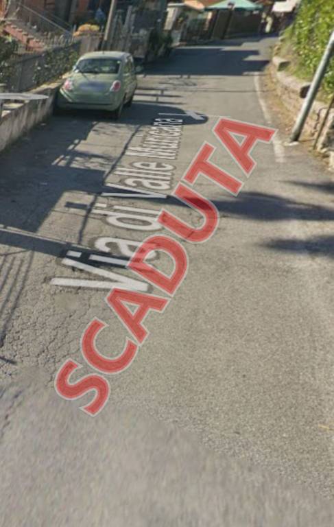 appartamento in vendita a Roma in zona Valle Muricana