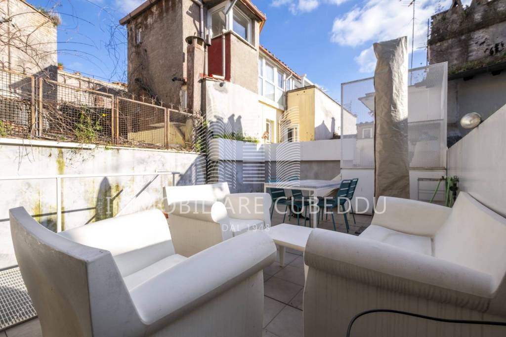 intera palazzina in vendita a Roma in zona Celio