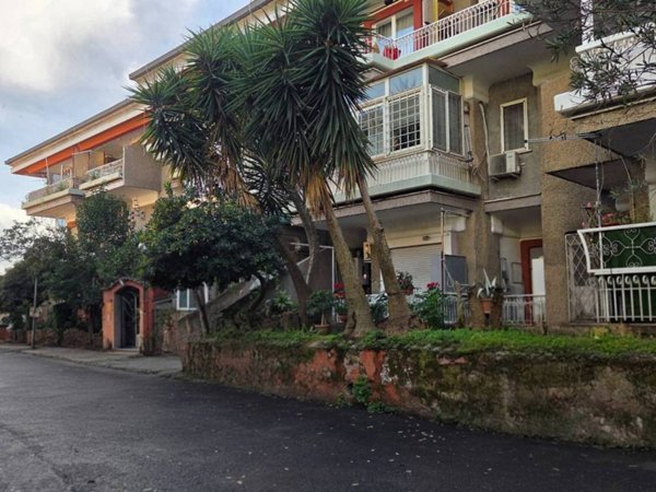 mansarda in vendita a Roma in zona Tomba di Nerone