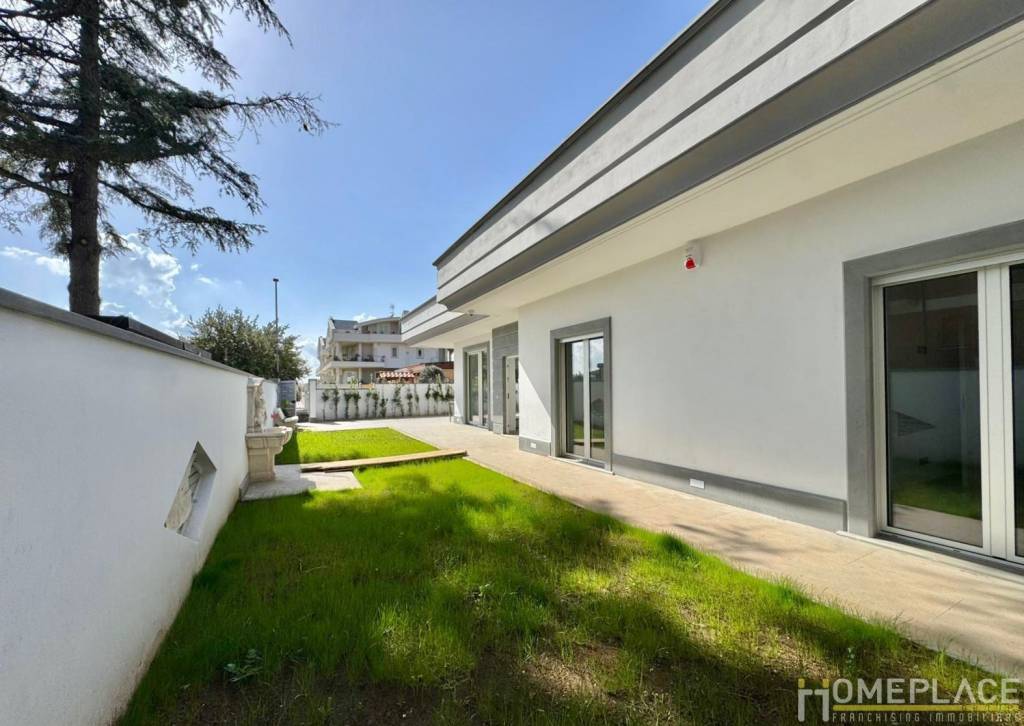 casa indipendente in vendita a Roma in zona Finocchio