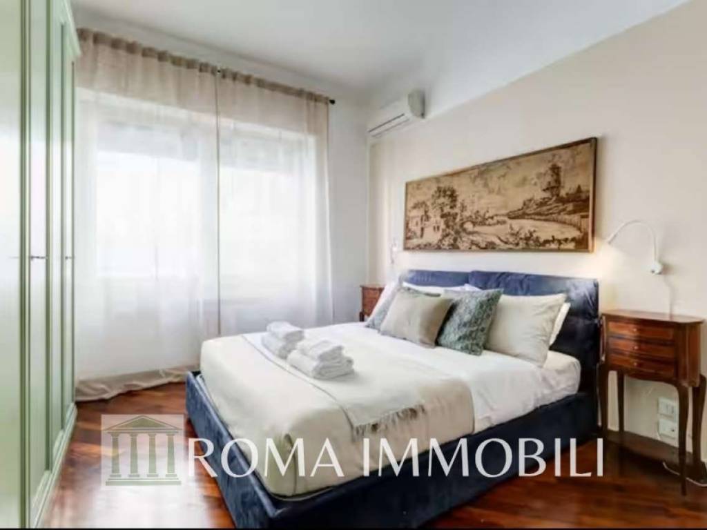 negozio in vendita a Roma in zona Appio Latino