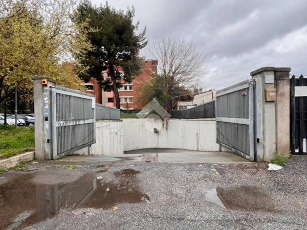 casa indipendente in vendita a Roma in zona Tuscolano