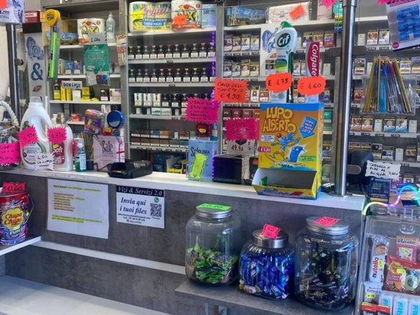 negozio in vendita a Roma in zona Primavalle